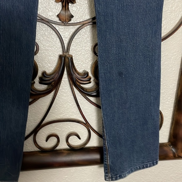 Women’s size 28 waist London bridge four-way stretch blue jeans - Picture 11 of 16